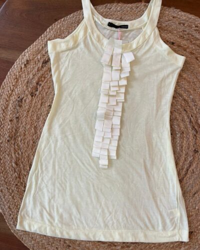 remera musculosa con cintas